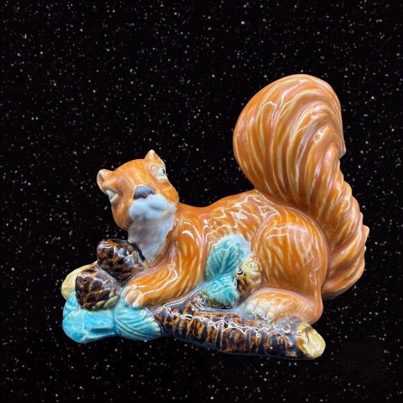 VINTAGE SQUIRREL ART POTTERY STATUETTE FIGURINE 6”T 8”W - Picture 8 of 9